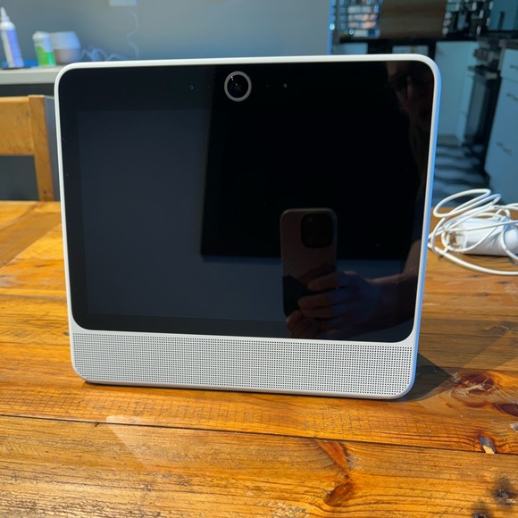 Facebook Portal 10.1" Display 1st Gen Smart Hands-Free Video Call Alexa Zoom - Picture 3 of 6